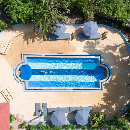 Barefoot Backpacker Resort Siem Reap Exterior foto